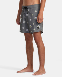 4 Freeport Boardshorts  16" Black AVYBS00331 RVCA