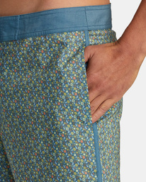 3 Freeport Boardshorts  16" Blue AVYBS00331 RVCA