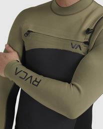 17 3/2 Balance Chest Zip Fullsuit Green AVYW100100 RVCA