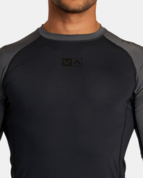 2 VA Sport Short Sleeve Rashguard Black AVYWR00127 RVCA