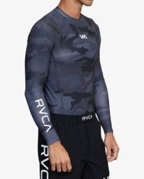 4 VA Sport Long Sleeve Rashguard Black AVYWR00135 RVCA