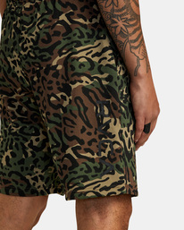 6 Sport Elastic Waist Walkshorts IV 19" Green AVYWS00135 RVCA