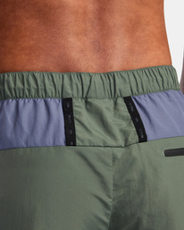 9 Outsider Packable Elastic Walkshorts 17" Green AVYWS00147 RVCA