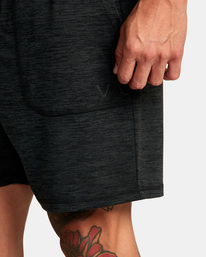 8 C-Able Elastic Walkshorts 17" Black AVYWS00157 RVCA