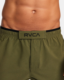 8 Grappler Elastic Walkshorts 17" Green AVYWS00173 RVCA