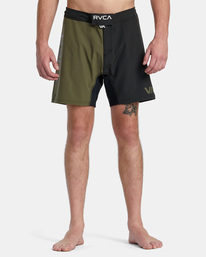 1 Fight Scrapper Elastic Walkshorts 15" Brown AVYWS00174 RVCA