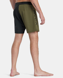 5 Fight Scrapper Elastic Walkshorts 15" Brown AVYWS00174 RVCA