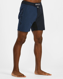 6 Fight Scrapper Elastic Walkshorts 15" Blue AVYWS00174 RVCA