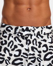 3 Fight Scrapper Elastic Waist Walkshorts 15" White AVYWS00174 RVCA