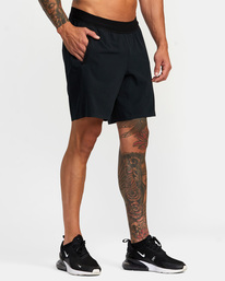 6 Yogger Plus 18" Training Shorts Black AVYWS00234 RVCA