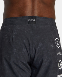 10 Ruotolo Fight Scrapper 17" - Technical Training Shorts for Men  AVYWS00292 RVCA