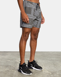 6 VA Sport | Yogger Hybrid Athletic Shorts 17" Black D4WKMERVS2 RVCA