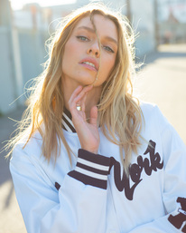 2 Stella Maxwell Stopper 2022 - Collegejacke für Frauen Weiss F3JKRPRVF2 RVCA