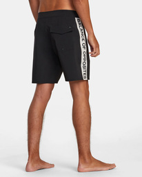 4 Apex Boardshorts 18" Multicolor M1042RLT RVCA