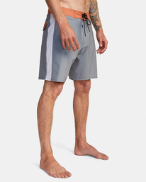 6 Apex Boardshorts 18" Green M1042RLT RVCA
