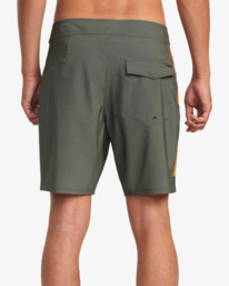 2 Apex Boardshorts 18" Red M1042RLT RVCA