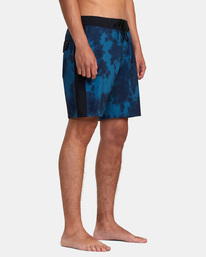 6 Apex Boardshorts 18" Blue M1042RLT RVCA