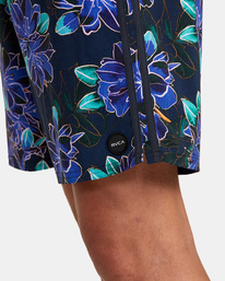 7 Restless Boardshorts 17" Black M10625RT RVCA
