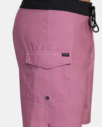 7 Restless Boardshorts 17" Purple M10625RT RVCA