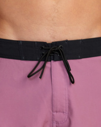 8 Restless Boardshorts 17" Purple M10625RT RVCA