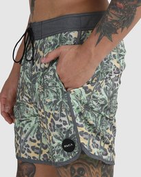 3 Freeport Boardshorts 16" Green M1072RFT RVCA