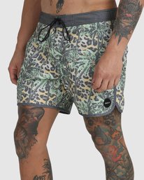 5 Freeport Boardshorts 16" Green M1072RFT RVCA