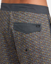 7 Freeport Boardshorts 16" Black M1072RFT RVCA