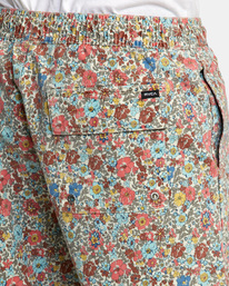 8 Escape Print Elastic Waist Walkshorts 17” White M2011REP RVCA