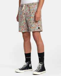 4 Escape Print Elastic Waist Walkshorts 17” White M2011REP RVCA