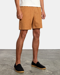 4 Escape Elastic Waist Walkshorts 17” Brown M2073REE RVCA