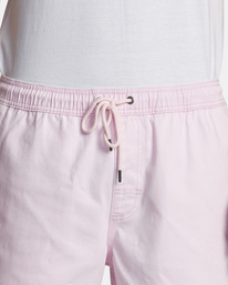 7 Escape Elastic Walkshorts 17” Pink M2073REE RVCA