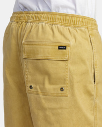 8 Escape Elastic Walkshorts 17” Beige M2073REE RVCA