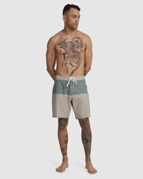 3 Division Boardshorts Multicolor UVYBS00125 RVCA