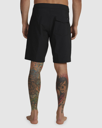1 VA TRUNK SOLID Black UVYBS00146 RVCA