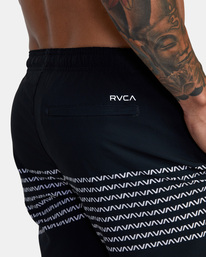 12 VA Sport Yogger Stretch 17" - Performance Shorts for Men Black V201TRYS RVCA