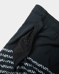 16 VA Sport Yogger Stretch 17" - Performance Shorts for Men Black V201TRYS RVCA