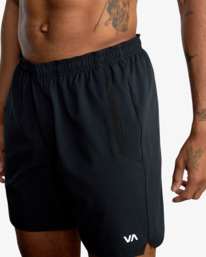 8 YOGGER STRETCH ATHLETIC SHORTS 17" Black V201TRYS RVCA