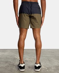 3 Yogger Stretch Elastic Waist Shorts 17" Brown V201TRYS RVCA