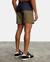 6 Yogger Stretch Elastic Waist Shorts 17" Brown V201TRYS RVCA