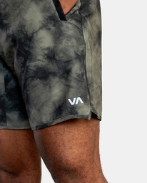 4 Yogger Stretch Elastic Waist Shorts 17" Brown V201TRYS RVCA