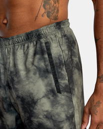 9 Yogger Stretch Elastic Waist Shorts 17" Brown V201TRYS RVCA