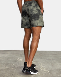 6 Yogger Stretch Elastic Waist Shorts 17" Brown V201TRYS RVCA