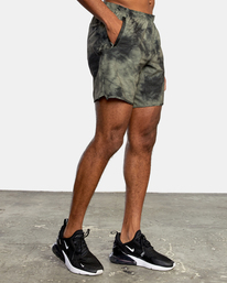 7 Yogger Stretch Elastic Waist Shorts 17" Brown V201TRYS RVCA