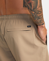 7 Yogger Stretch Elastic Waist Shorts 17" Grey V201TRYS RVCA