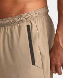 8 Yogger Stretch Elastic Waist Shorts 17" Grey V201TRYS RVCA