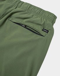 4 Yogger Stretch Elastic Waist Shorts 17" Green V201TRYS RVCA