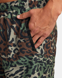 7 Yogger Stretch Elastic Waist Shorts 17" Green V201TRYS RVCA