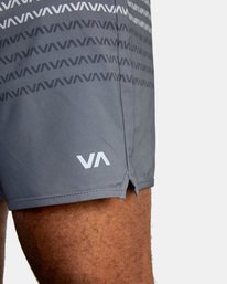 4 Yogger Stretch Elastic Waist Shorts 17" Black V201TRYS RVCA