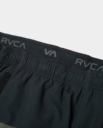 12 Yogger Stretch Elastic Waist Shorts 17" Black V201TRYS RVCA