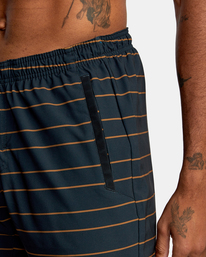 8 Yogger Stretch Elastic Waist Shorts 17" Black V201TRYS RVCA